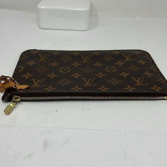 Louis Vuitton Monogram Beige Neverfull MM Zip Pouch Wristlet - Picture 10 of 16
